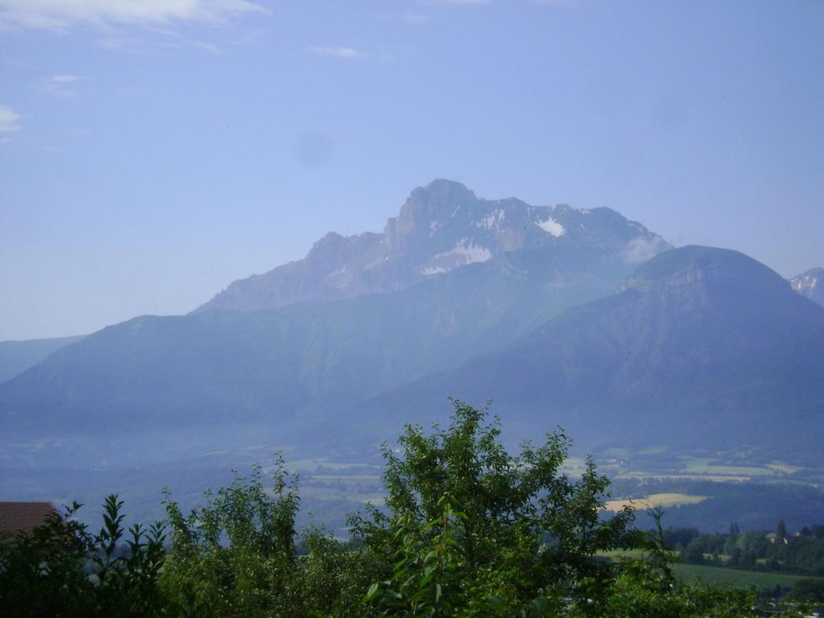 Le Genevray Bed and Breakfast La Mure  Exteriör bild